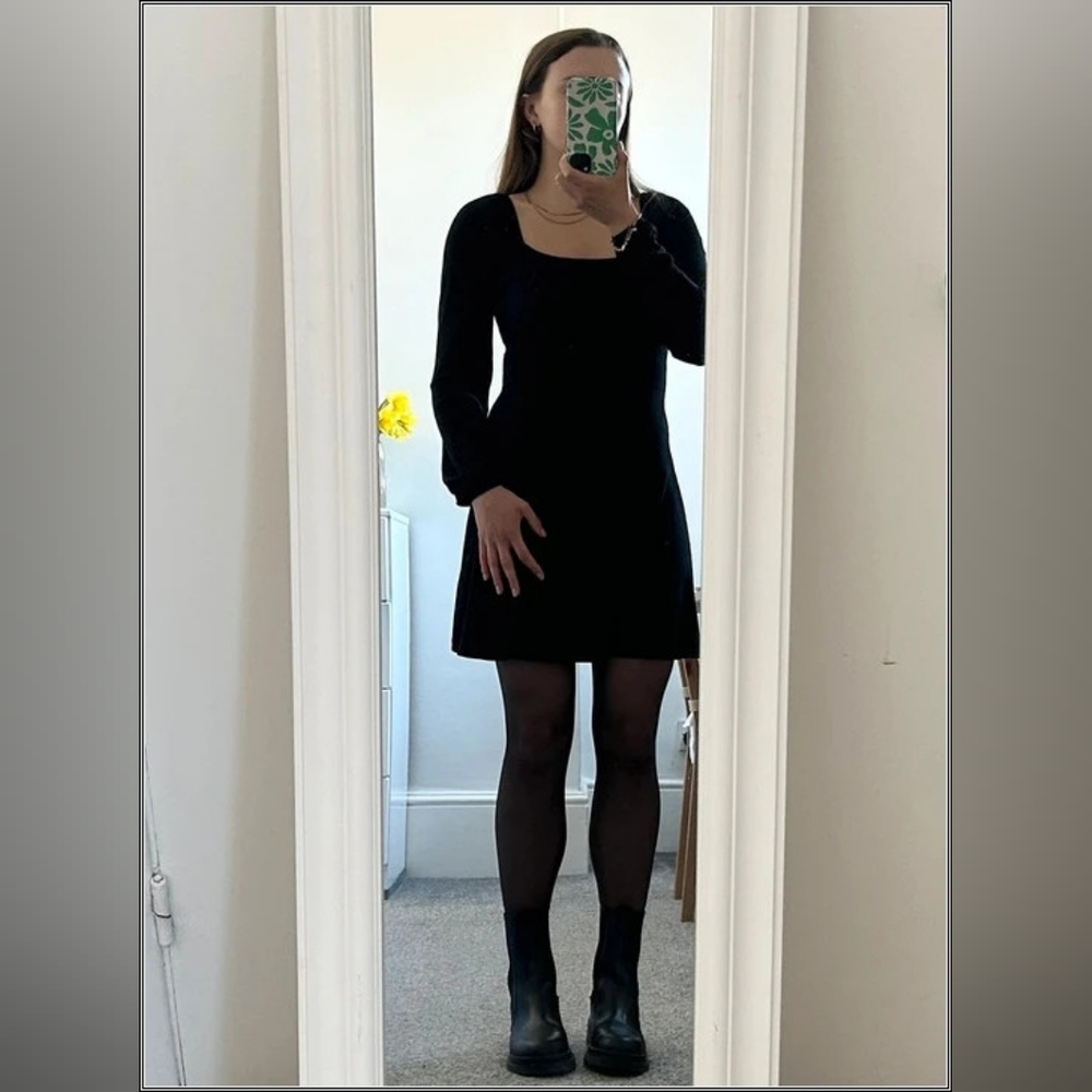 Elegant Black Long-Sleeve Dress